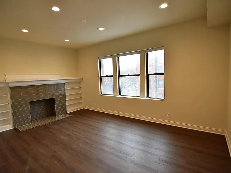 1906 W Montrose Ave #3 — Photo 10
