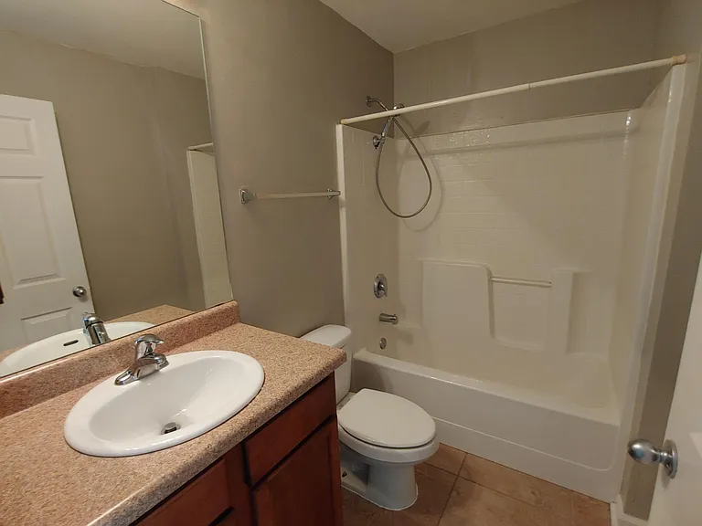 2400 Fred Smith Rd #306 — Photo 27