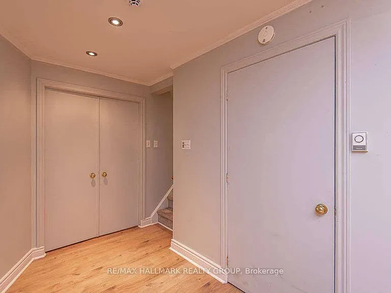 285 Bruyere St — Photo 20