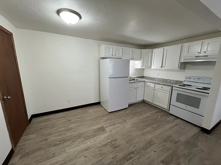 523 Spinnaker Ln #F — Photo 3