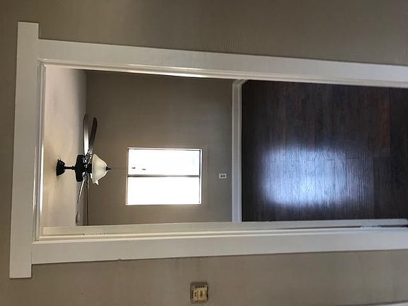 4th image of 327 N Record Ave