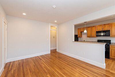 1st image of 288-290 Chestnut Hill Ave #3