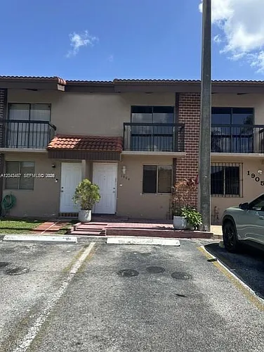 1819 SW 107th Ave #1904 Photo 1