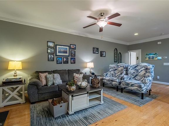 5th image of 2857 Willoughby Ct