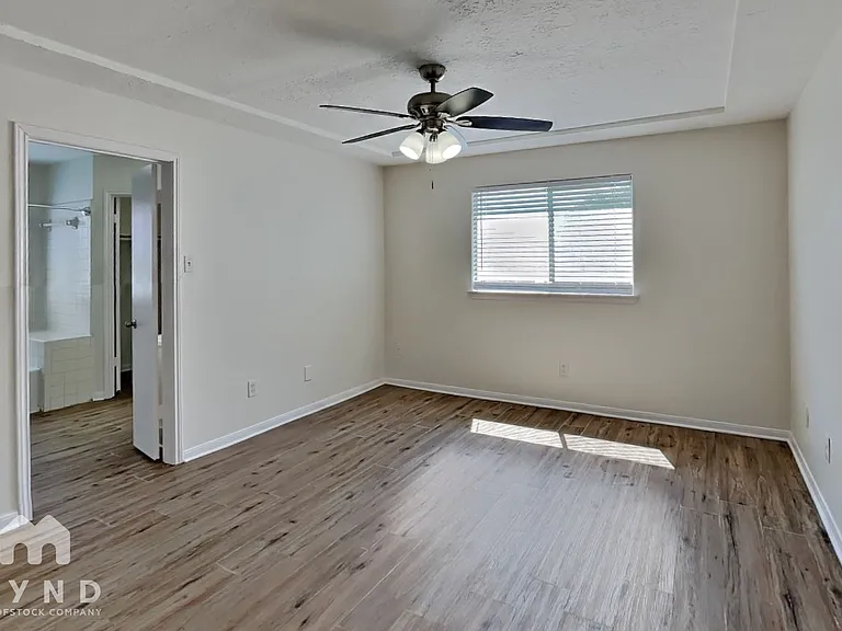15831 Pryor Dr — Photo 7