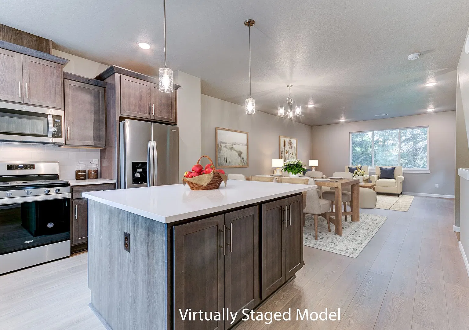Beautiful Home! 3 Bedrooms With En Suite Baths! End Unit! Move In Special! — Photo 2