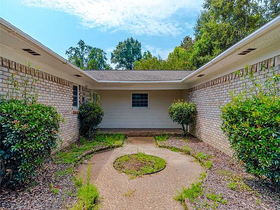 2nd image of 111 Dogwood Dr