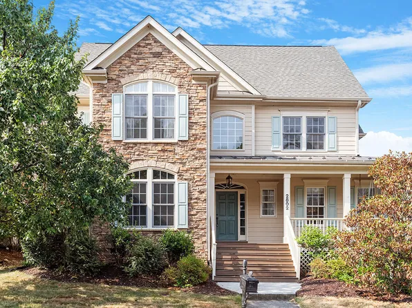 2802 Cameron Pond Dr, Cary, NC 27519