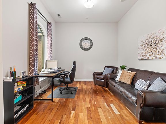 5th image of 3702 S Highlands Blvd