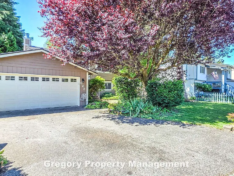 622 204th St SE — Photo 39