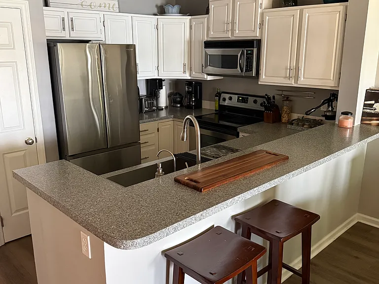 844 Southwest Dr — Photo 6