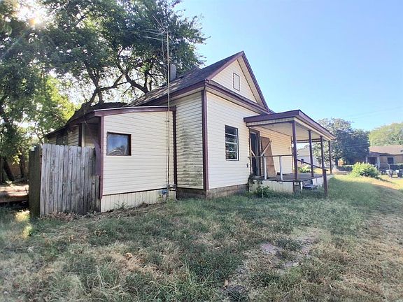 2nd image of 1316 E Main St