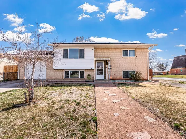 2134 Rosewood Ln, Pueblo, CO 81005