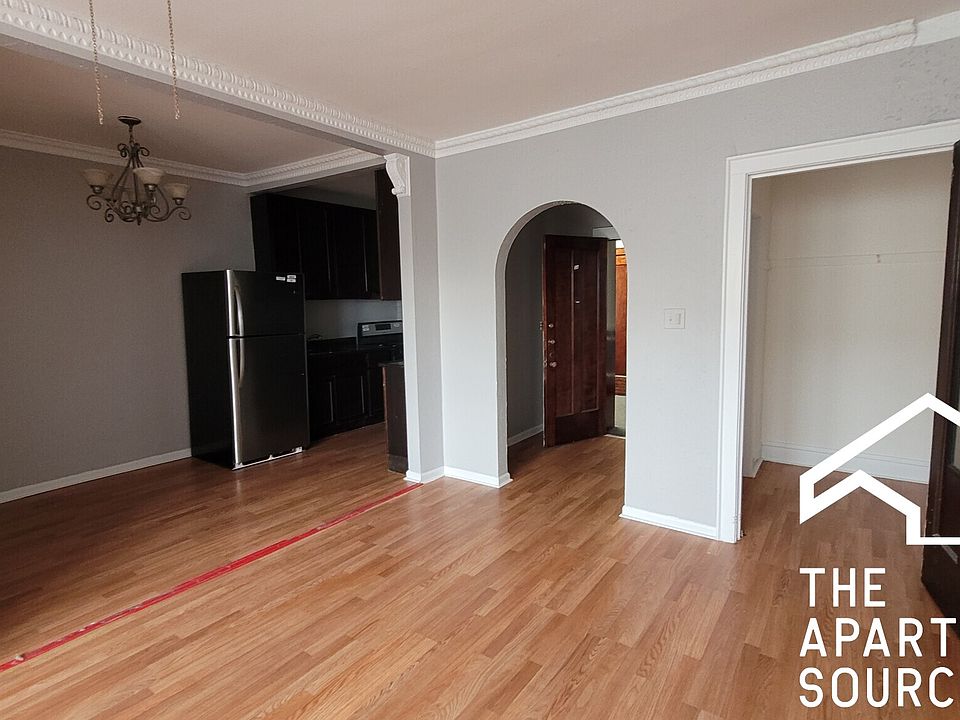 1st image of 2349 W Devon Ave #211