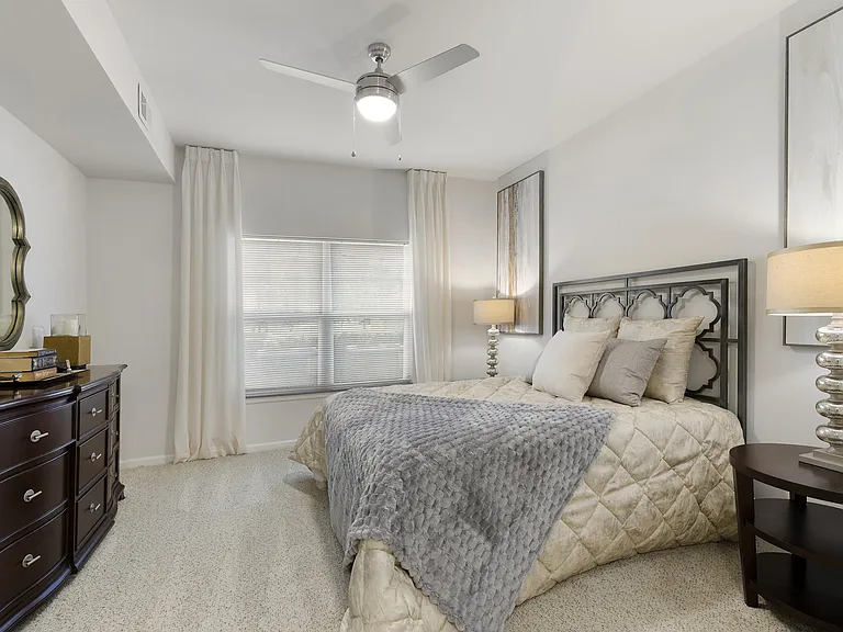 Eastland Trails Apartments — Photo 15