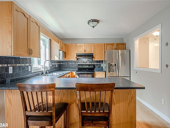 4th image of 29 Melville Ct