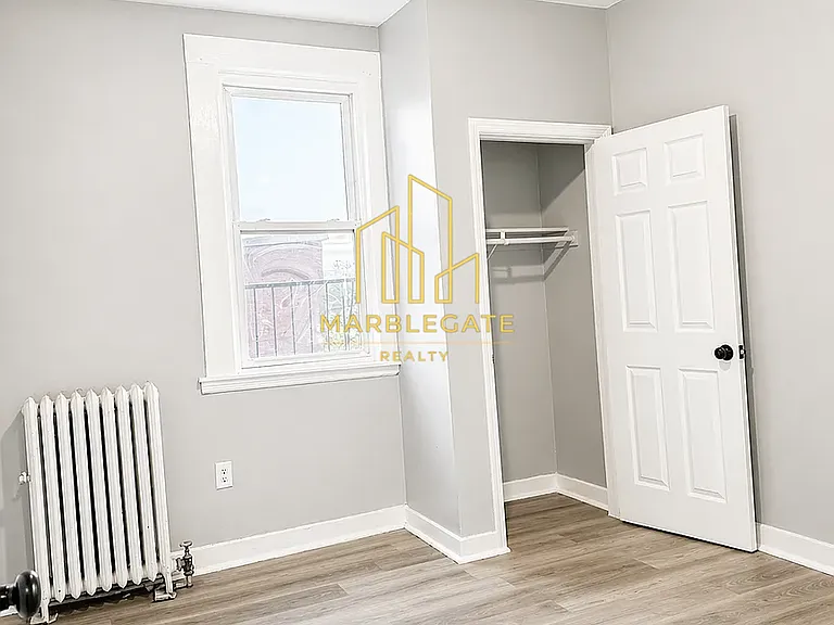 233 Littleton Ave #11E — Photo 4