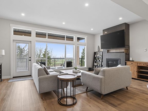 5th image of 6262 Rexford Dr #5