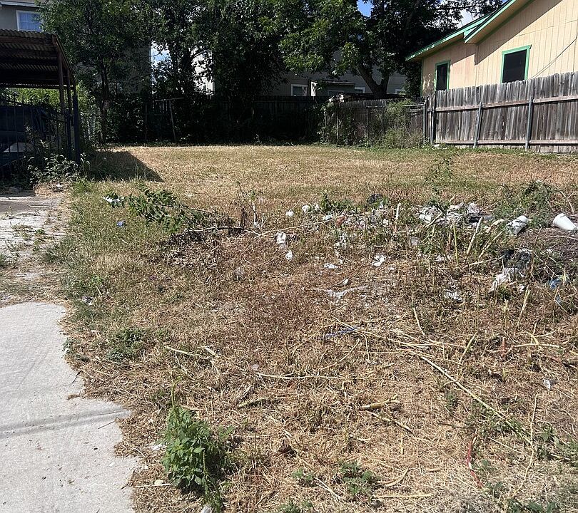2nd image of 2012 LYONS ST LOT 15