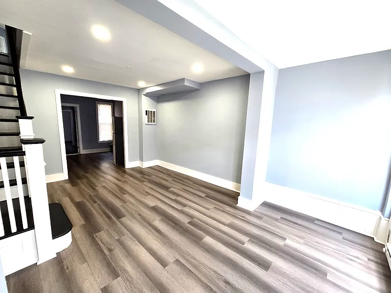 6542 Regent St — Photo 5