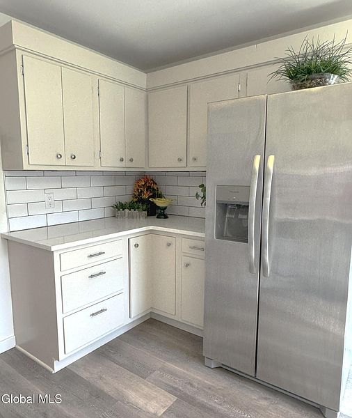 4th image of 44 Edson Street