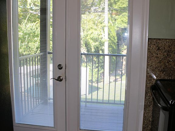 3rd image of 7915 Camelot Ln