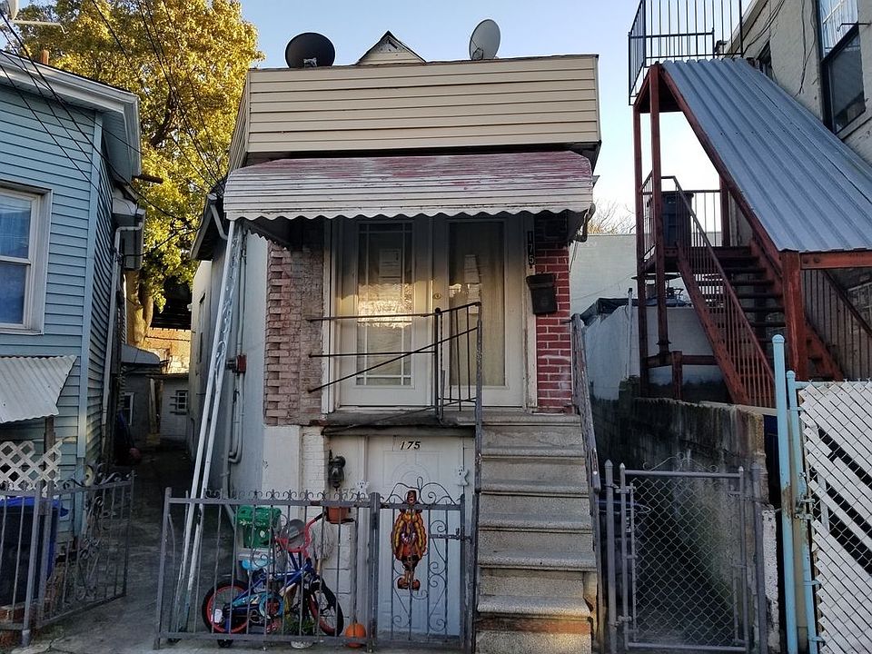 2nd image of 175 Brighton 10 St