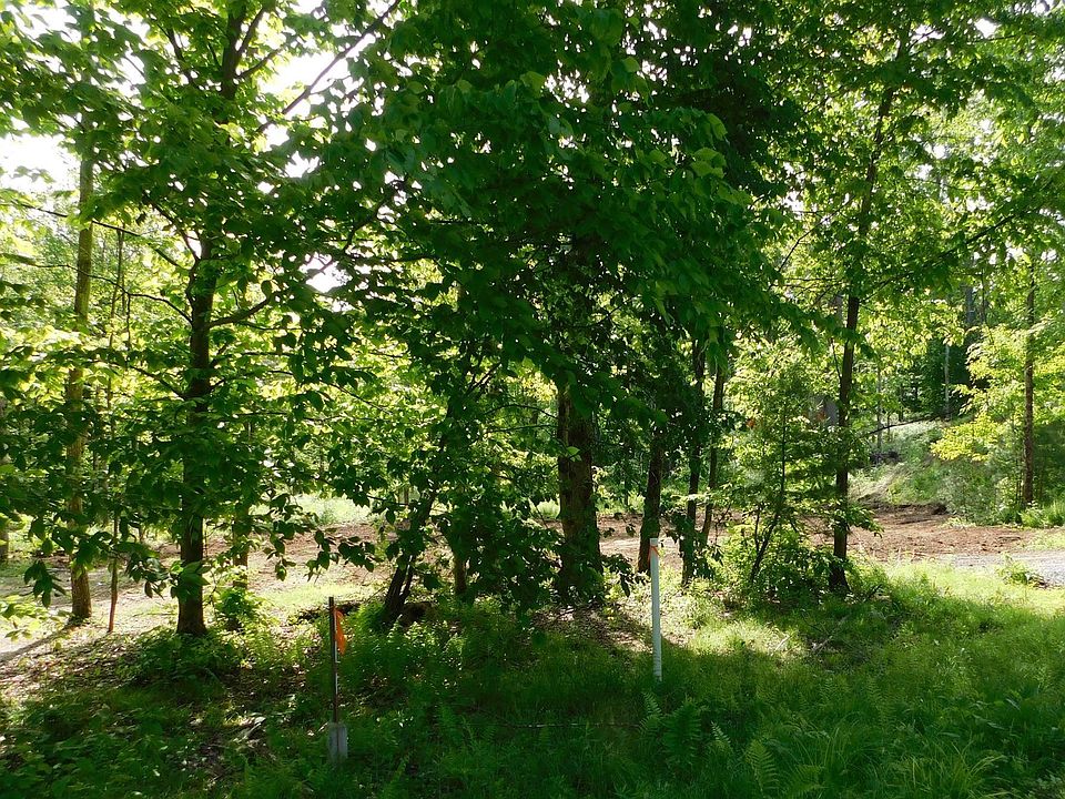 2nd image of 36 Heather Road #36