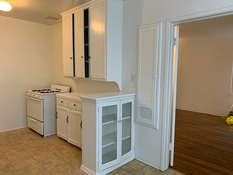 10724 Camarillo St #10724 — Photo 18