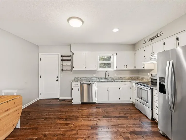 1225 E Cothrell St — Photo 4