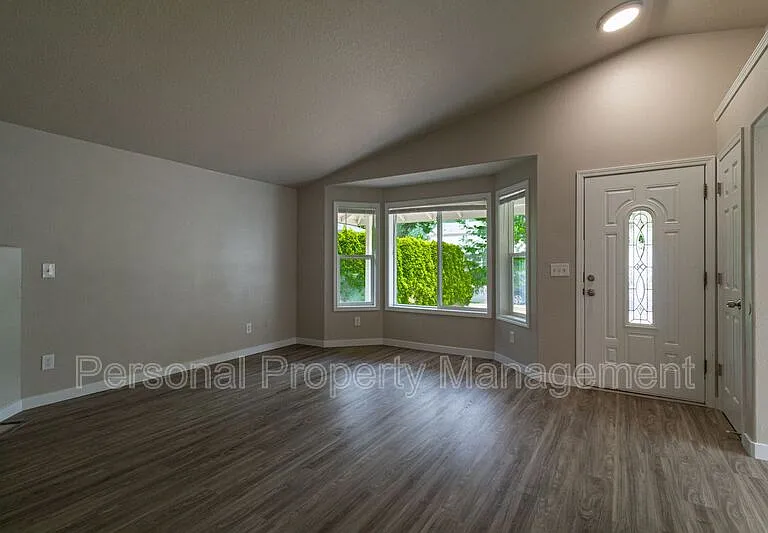 19019 SE 12th Way — Photo 2