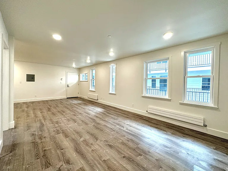 4326 Irving St #204 — Photo 10