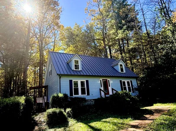 80 Bill Wilkie Dr, Zirconia, NC 28790