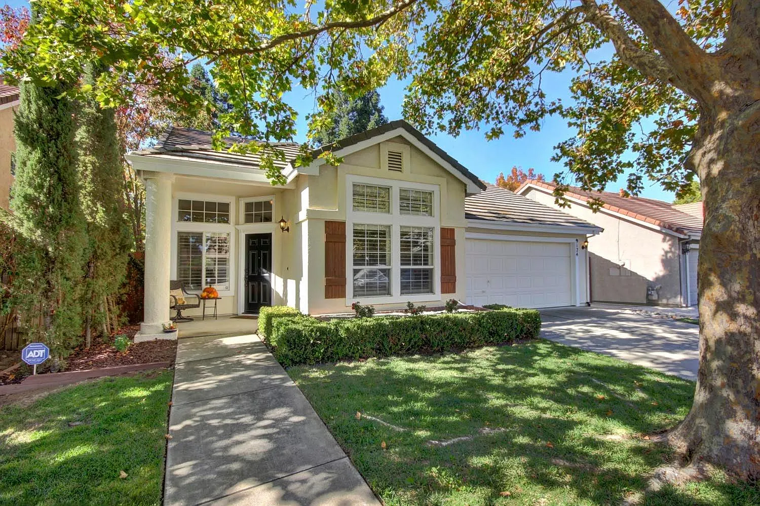 9124 Splendido Way photo 1