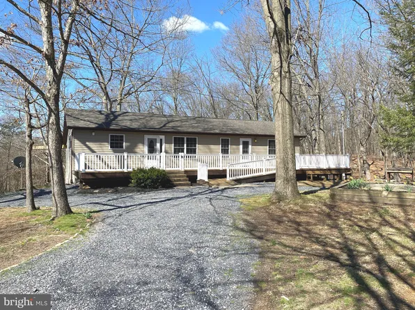 311 Beards Crossing Rd, Hedgesville, WV 25427