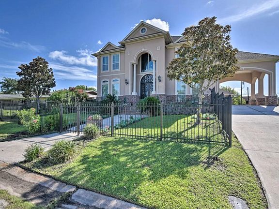 3rd image of 1508 Bayou Homes Dr