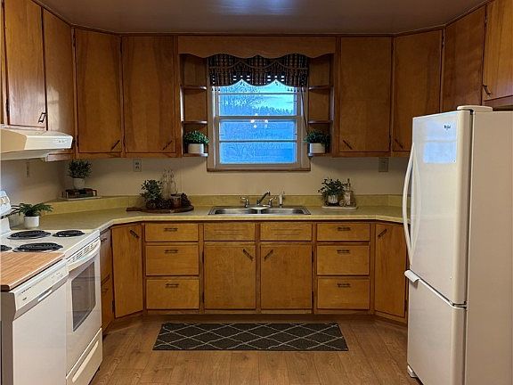 5th image of 512 3rd St E