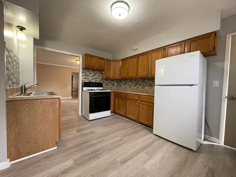 1st image of 2415 S Logan Ave #1