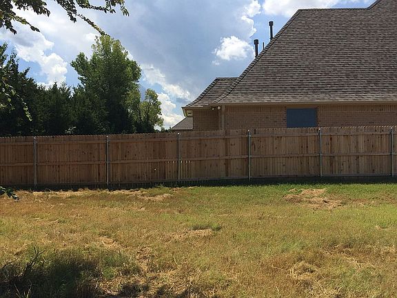2nd image of 10412 Cherrywood Dr