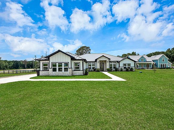 2nd image of 140 Quiet Springs Trl