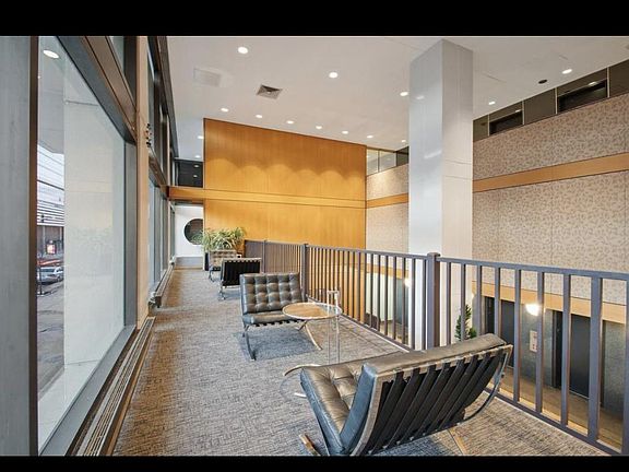 4th image of 4343 N Clarendon Ave APT 1013