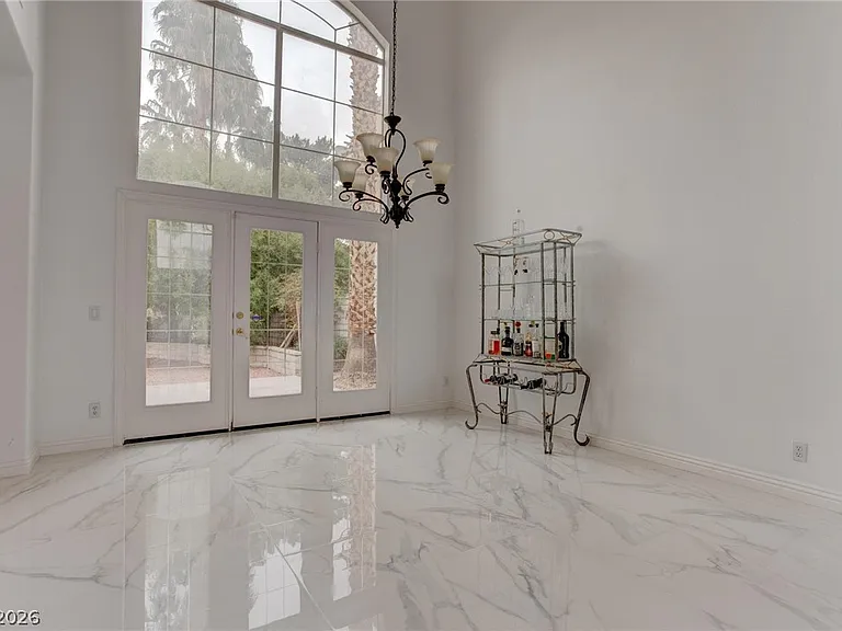 2500 Hacker Dr — Photo 7