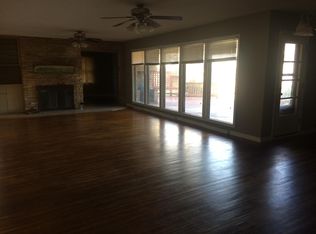 811 N Mission Rd, Wichita, KS 67206