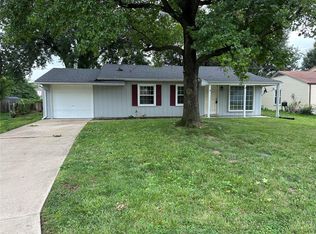4 Jamestown Dr, Saint Peters, MO 63376