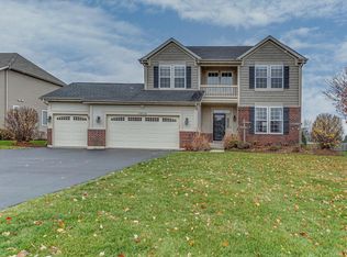 2956 Carlisle Ln, North Aurora, IL 60542