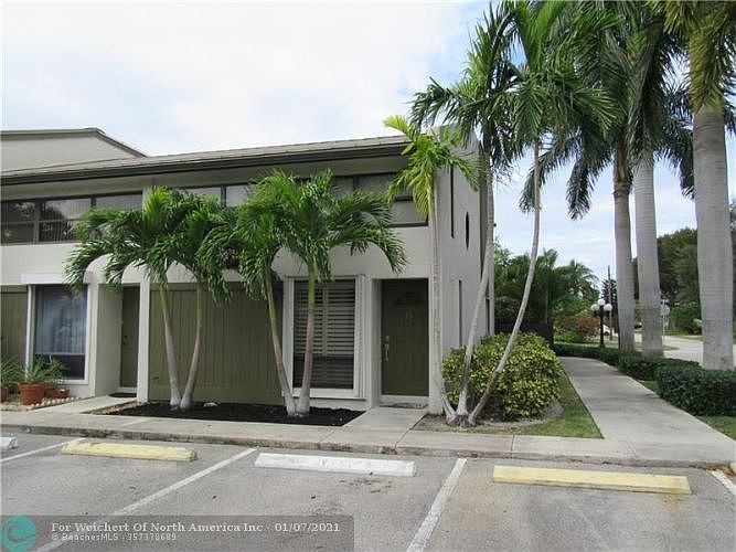 1st image of 3900 NE 18th Ave APT 10B