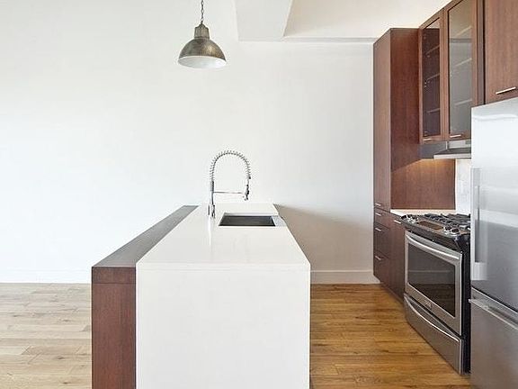 3rd image of 139 N 10th St #2R