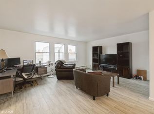 5431 N Lincoln Ave APT 301, Chicago, IL 60625