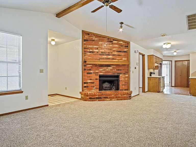 8910 Oak Valley Dr — Photo 1