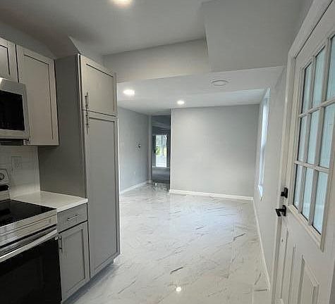 5th image of 145 Prospect St